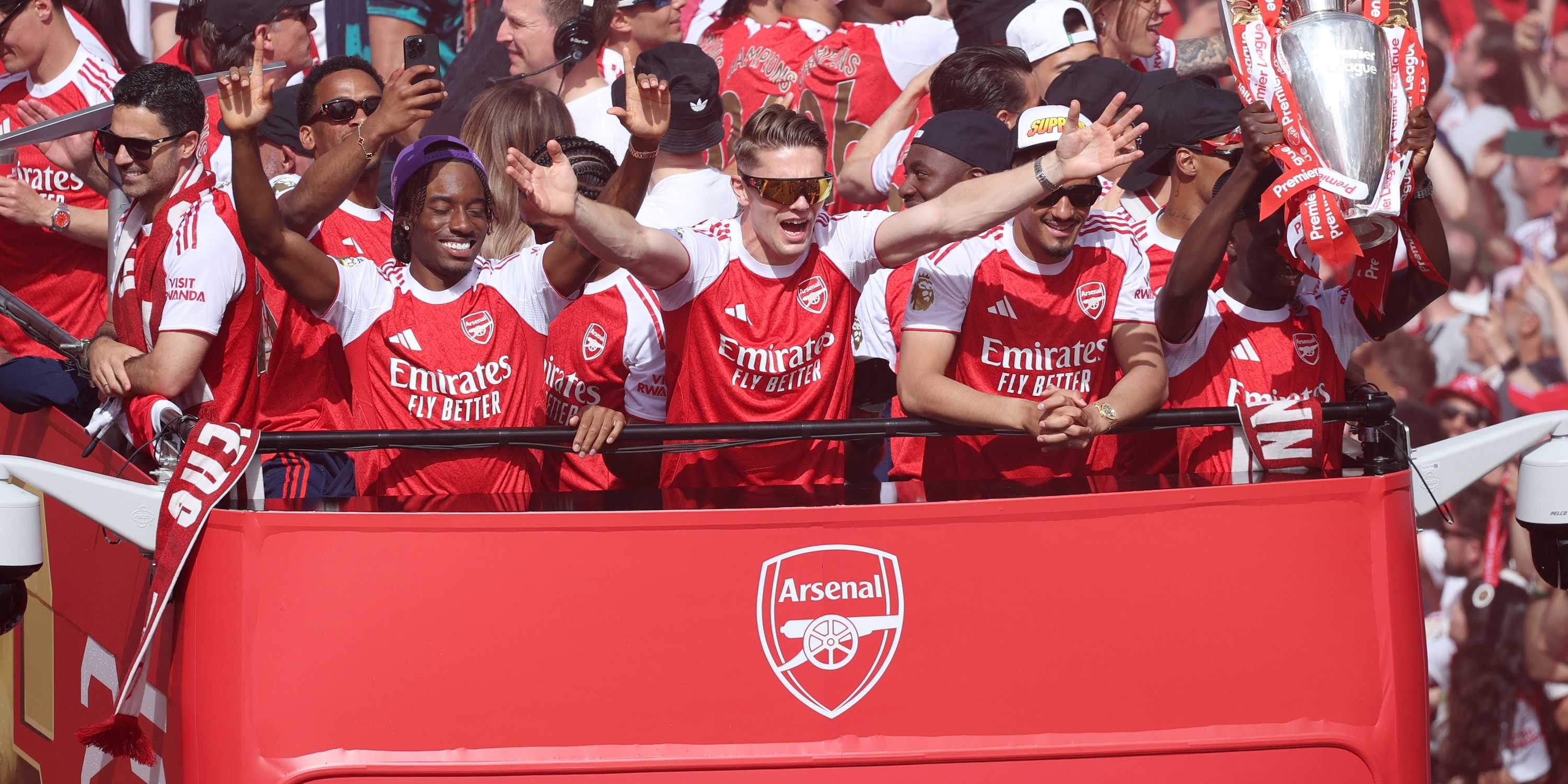 General view as Arsenal's Viktor Gyokeres, Noni Madueke, William Saliba, Bukayo Saka and teammates celebrate with the Premier League trophy
